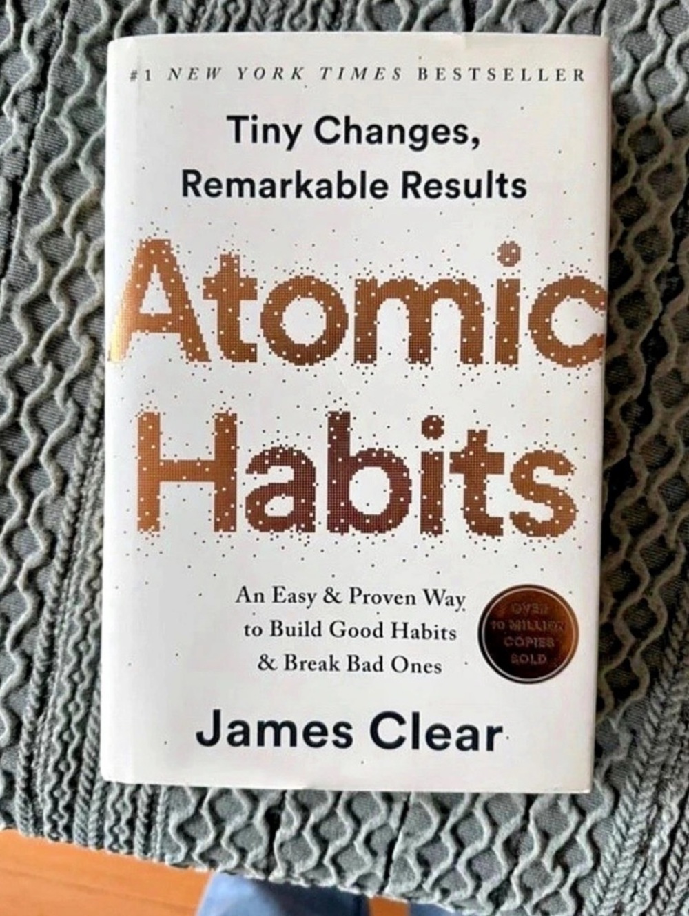 James Clear Atomic Habits Hardcover Book in White & Brown Like New